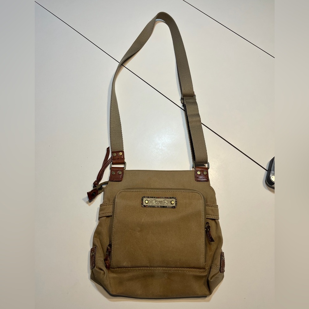 Fossil beige canvas crossbody bag brown leather accent adjustable shoulder strap